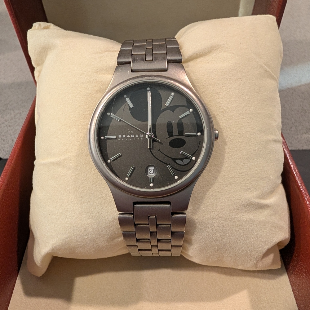 Skagen Men's Gray Stainless Steel Mickey Mouse Dial Watch